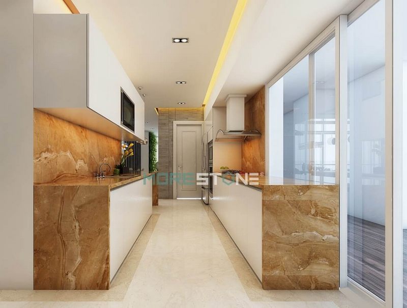 của bạn.
Để tạo nên sự sang trọng và đặc biệt cho không gian bếp biệt thự của bạn, hãy thiết kế một bức tường bếp tông màu vàng với những đường vân đá mềm mại.